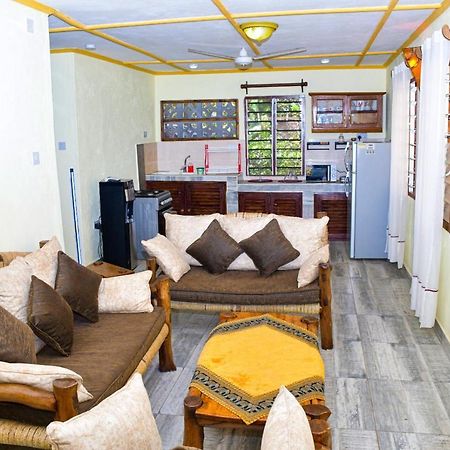 Apartmenthaus Salama Villen In Diani Diani Beach Ngoại thất bức ảnh