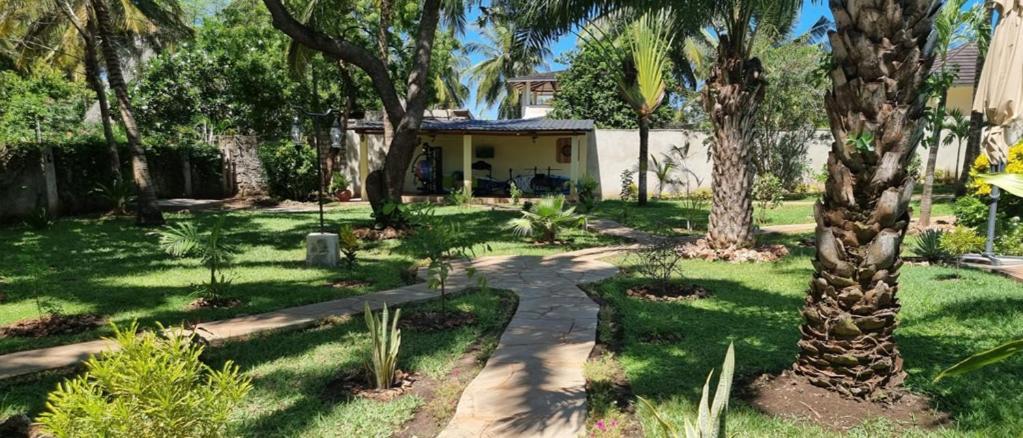Apartmenthaus Salama Villen In Diani Diani Beach Ngoại thất bức ảnh